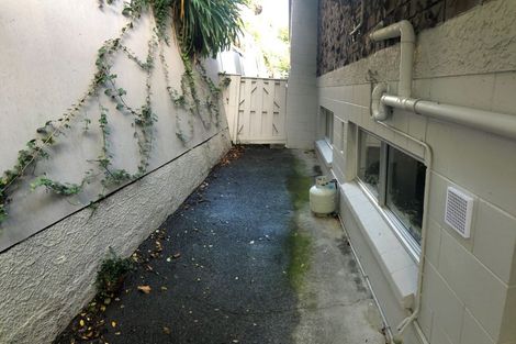 Photo of property in 3/64 Hattaway Avenue, Bucklands Beach, Auckland, 2012