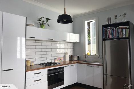 Photo of property in 7 Royal Street, Berhampore, Wellington, 6023