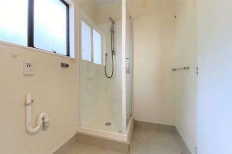 Photo of property in 2/15 Ward Crescent, Te Atatu Peninsula, Auckland, 0610