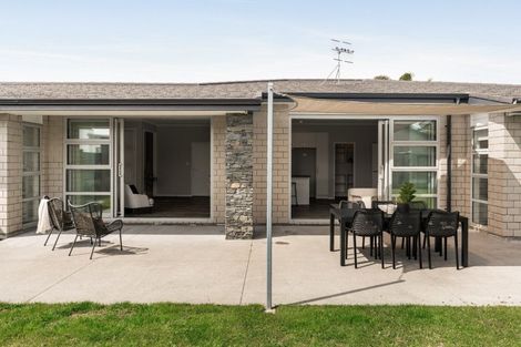 Photo of property in 15 Selliera Place, Papamoa Beach, Papamoa, 3118
