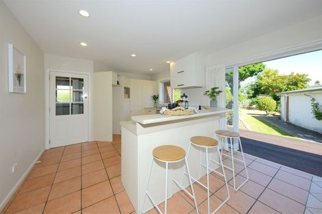 Photo of property in 76 Greendale Avenue, Avonhead, Christchurch, 8042