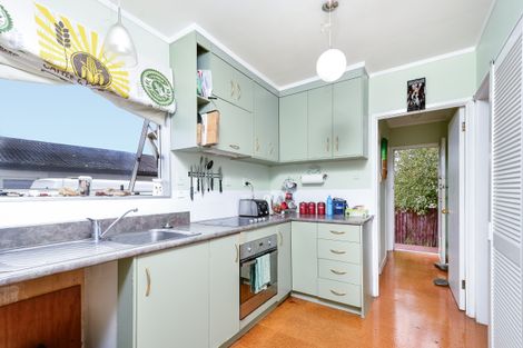 Photo of property in 2a Parakai Avenue, Parakai, 0830