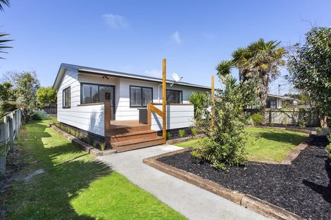 Photo of property in 2/13 Warriston Avenue, Waiuku, 2123