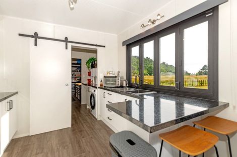 Photo of property in 7 Parkinson Street, Tolaga Bay, 4077