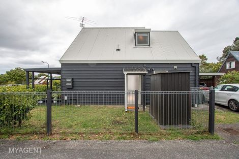 Photo of property in 13 Caspian Close, New Lynn, Auckland, 0600