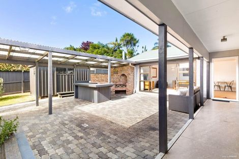 Photo of property in 16 Bannerman Road, Morningside, Auckland, 1022