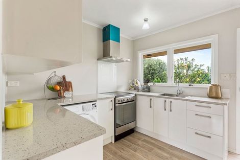Photo of property in 2/34 Pupuke Road, Takapuna, Auckland, 0622