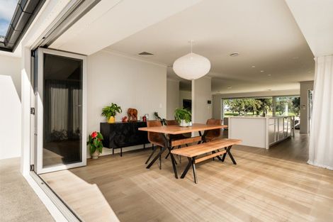 Photo of property in 194 Oceanbeach Road, Mount Maunganui, 3116