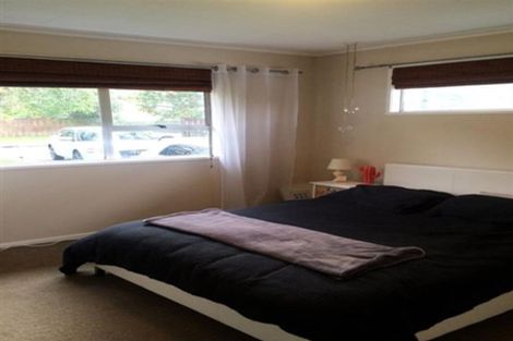 Photo of property in 16 Jenanne Place, Totara Vale, Auckland, 0629