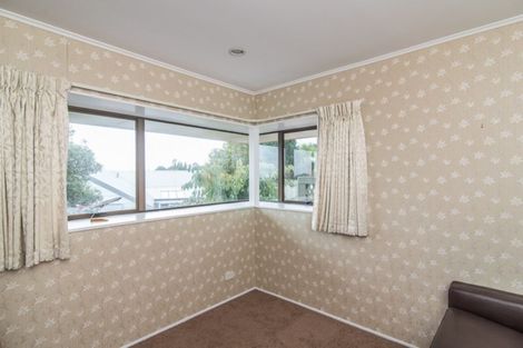 Photo of property in 14 Amokura Street, Waikanae, 5036