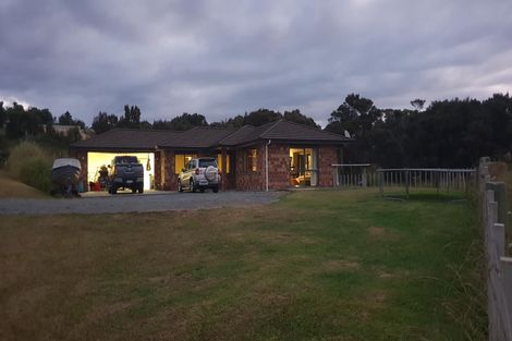 Photo of property in 136 Stratford Drive, Cable Bay, 0420
