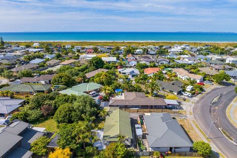 Photo of property in 62 Dalton Drive, Papamoa Beach, Papamoa, 3118