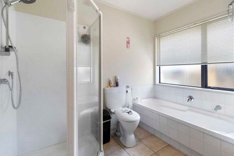 Photo of property in 19 Old Park Place, Takanini, 2112