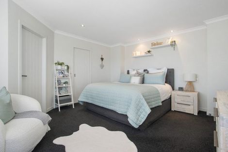 Photo of property in 12 Haden Place, Omokoroa, 3114