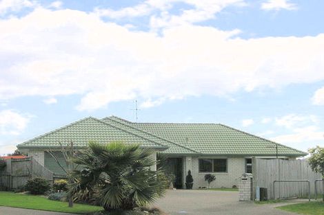 Photo of property in 22 Crichton Terrace, Mount Maunganui, 3116