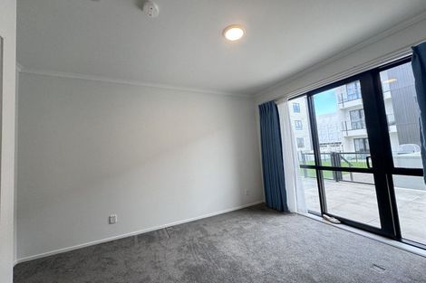 Photo of property in 2/11 Carlos Drive, Flat Bush, Auckland, 2016