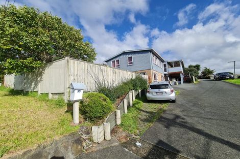 Photo of property in 39 Sunnyside Road, Sunnyvale, Auckland, 0612