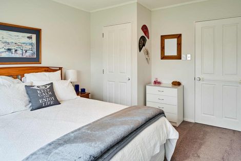 Photo of property in 19 Samwell Drive, Whitby, Porirua, 5024