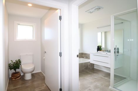 Photo of property in 28 Feist Street, Carterton, 5713