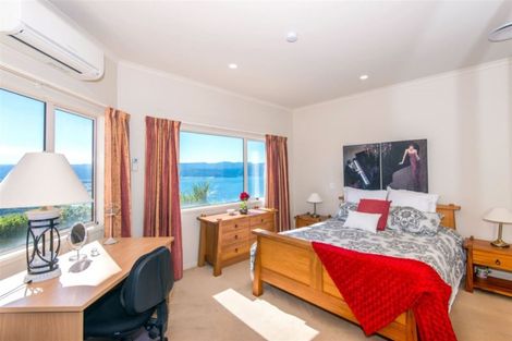 Photo of property in 45 Tamworth Crescent, Newlands, Wellington, 6037