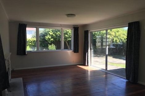 Photo of property in 4 Grainger Road, Te Atatu South, Auckland, 0610