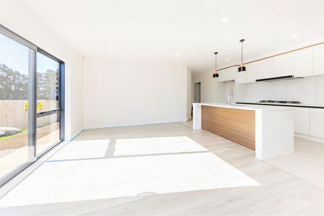 Photo of property in 15 Tuuhura Road, Pukekohe, 2120