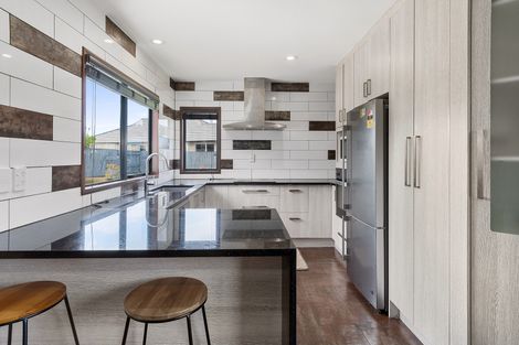 Photo of property in 64 Solomon Street, Brookfield, Tauranga, 3110