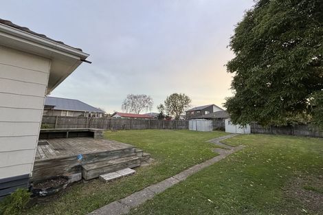 Photo of property in 37 Lambeth Crescent, Redwood, Christchurch, 8051
