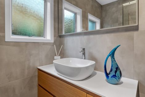 Photo of property in 31 Barlow Place, Chatswood, Auckland, 0626