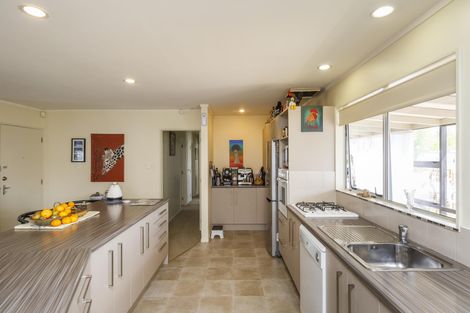 Photo of property in 12 Humphries Place, Awapuni, Palmerston North, 4412