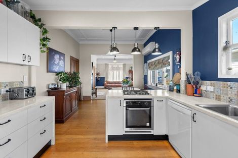 Photo of property in 12 Kinross White Street, Napier South, Napier, 4110