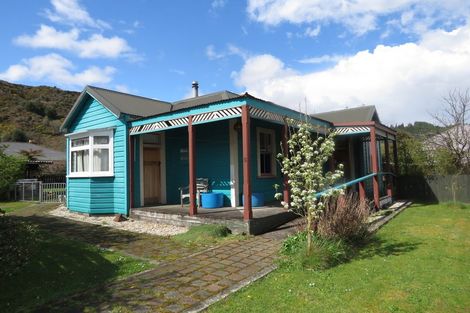 Photo of property in 5 Dunn Street, Reefton, 7830