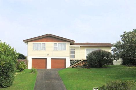 Photo of property in 13 Rosario Crescent, Red Beach, 0932