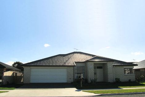 Photo of property in 49 Gandalf Crescent, Paraparaumu, 5032