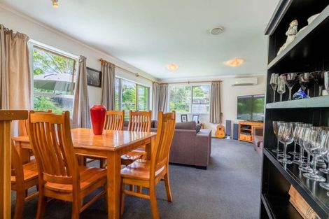 Photo of property in 16 Pankhurst Place, Sunnyvale, Auckland, 0612