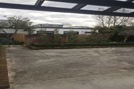 Photo of property in 17 Saint Andrews Square, Strowan, Christchurch, 8052