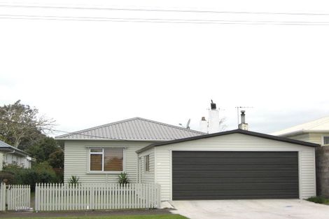 Photo of property in 17 Lyn Street, Lynmouth, New Plymouth, 4310