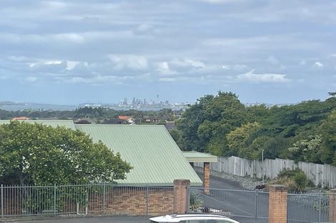 Photo of property in 3/504 Don Buck Road, Massey, Auckland, 0614