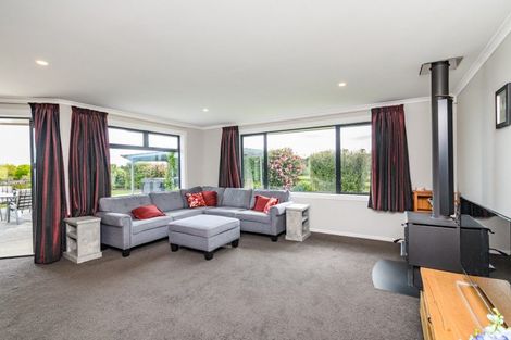Photo of property in 31 Briarwood Road, Kelvin Grove, Palmerston North, 4470