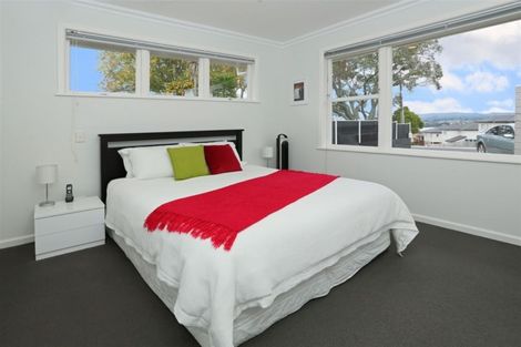 Photo of property in 27 Norcross Avenue, Henderson, Auckland, 0612