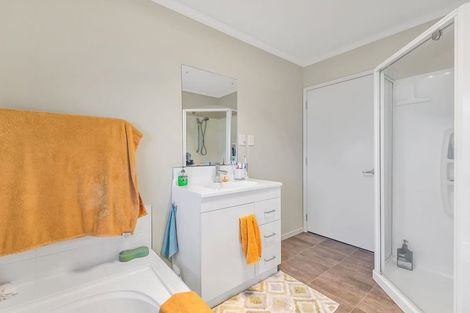 Photo of property in 66 Shillingford Boulevard, Rolleston, 7615