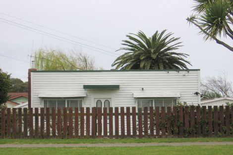 Photo of property in 44 Avenue Road, Foxton, 4814