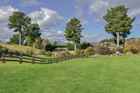 Photo of property in 7 Lochinvar Lane, Acacia Bay, Taupo, 3385