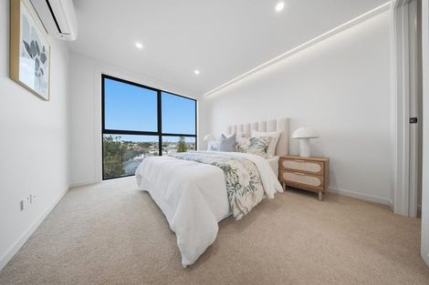 Photo of property in 2b Rangitoto Terrace, Milford, Auckland, 0620