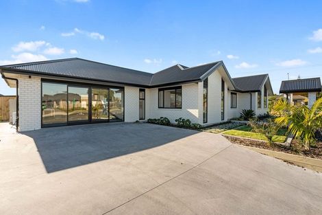 Photo of property in 255 Parklands Avenue, Bell Block, New Plymouth, 4312