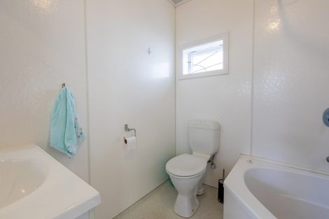 Photo of property in 90 Owhiro Bay Parade, Owhiro Bay, Wellington, 6023