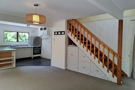 Photo of property in 27 Cascade Avenue, Waiatarua, Auckland, 0604