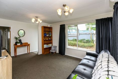 Photo of property in 8a Elm Grove, Westown, New Plymouth, 4310