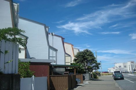 Photo of property in 2/100 Lyall Parade, Lyall Bay, Wellington, 6022