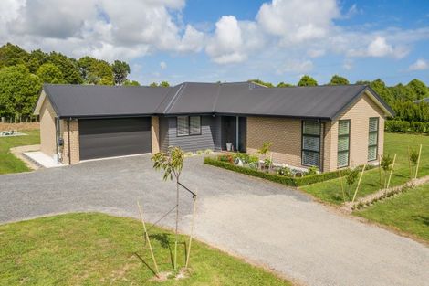 Photo of property in 33 Ohau Terraces, Ohau, 5570